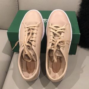 Lacoste Women's Showcourt Lace SneakersSz 6.5.
